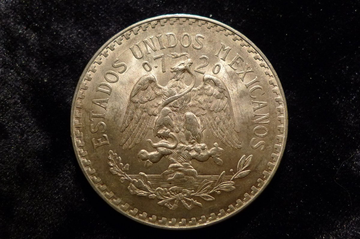 Post-A-Coin-Or-Medal-With-A-Die-Crack!