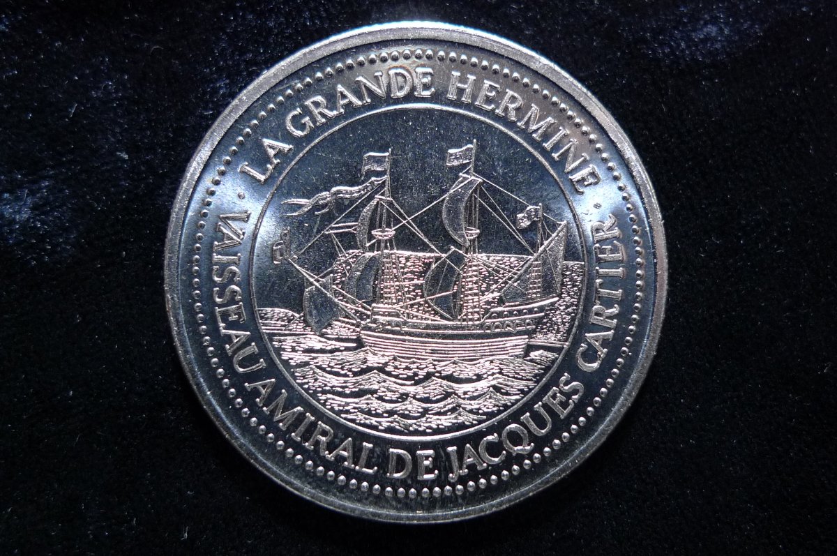 Post-Your-CoinS-Depicting-An-Explorer