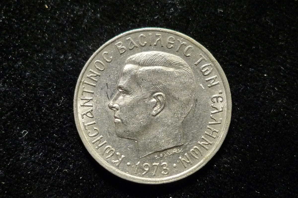 Post-A-Coin-Or-Medal-With-A-Die-Crack!