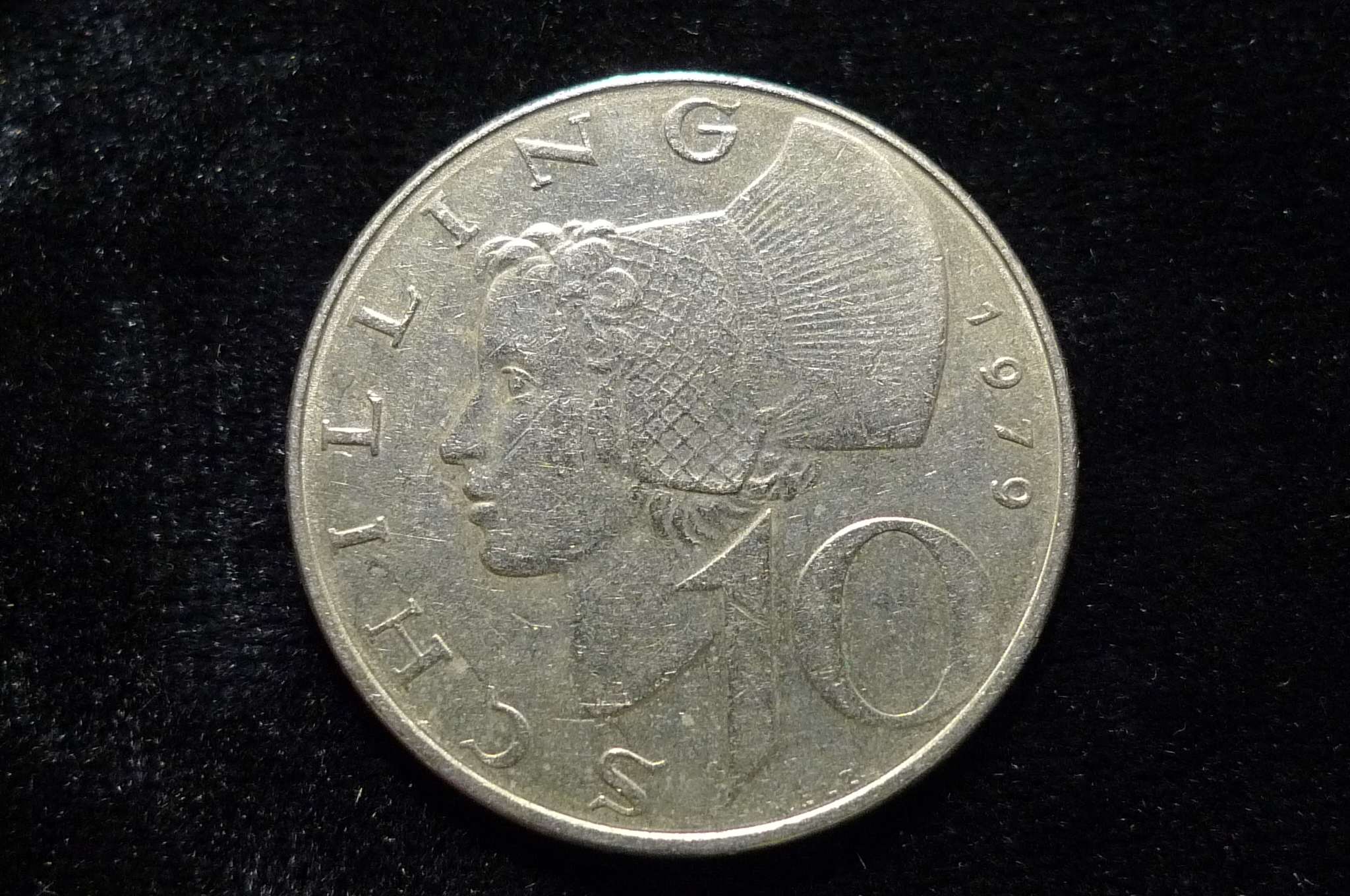 Post-Your-Coins-With-Coats-Of-Arms,-Shields,-Crests,-Crowns,--Etc.