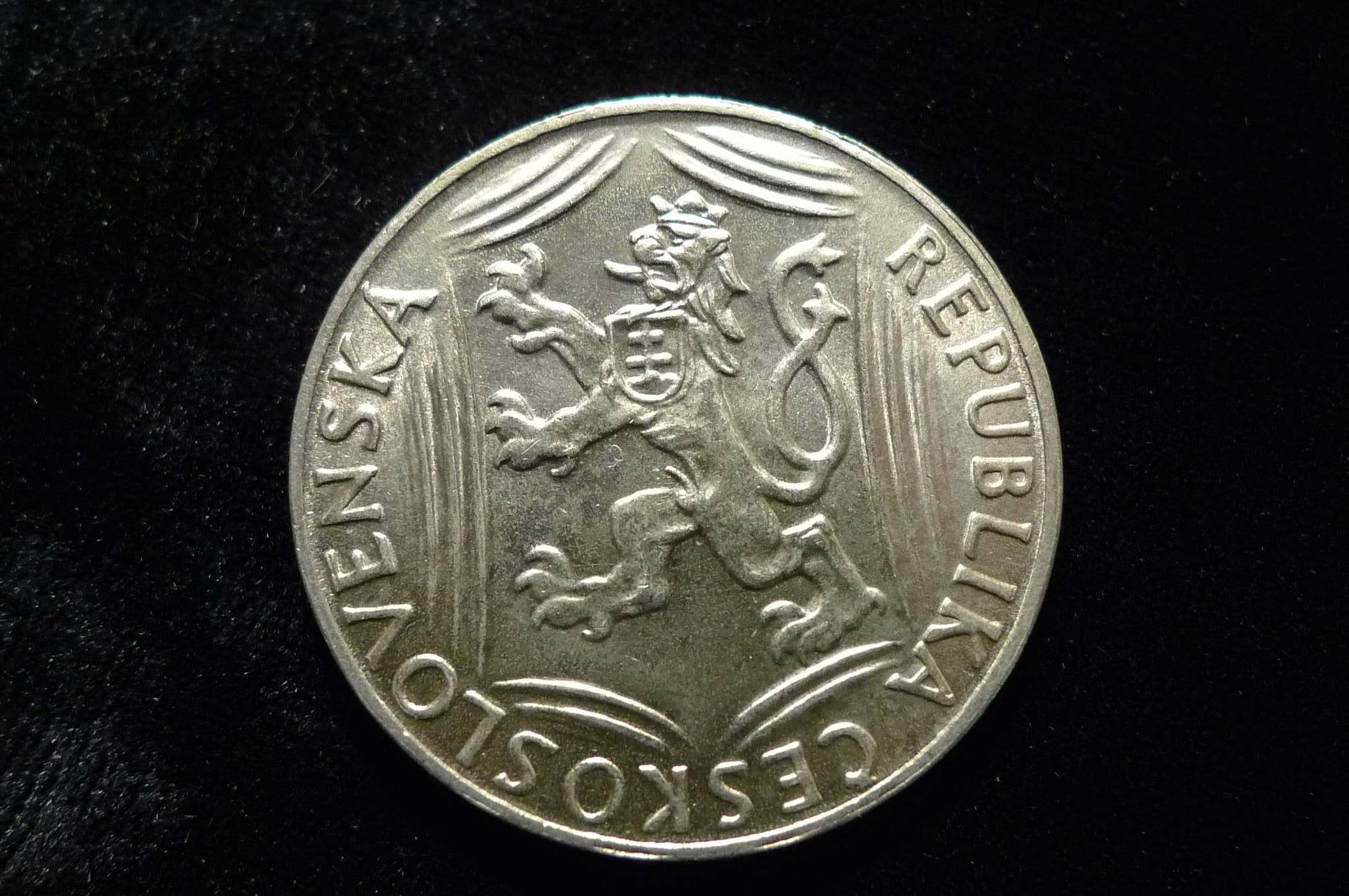 Post-Your-Coins-And-Medals-That-Feature-A-Flag