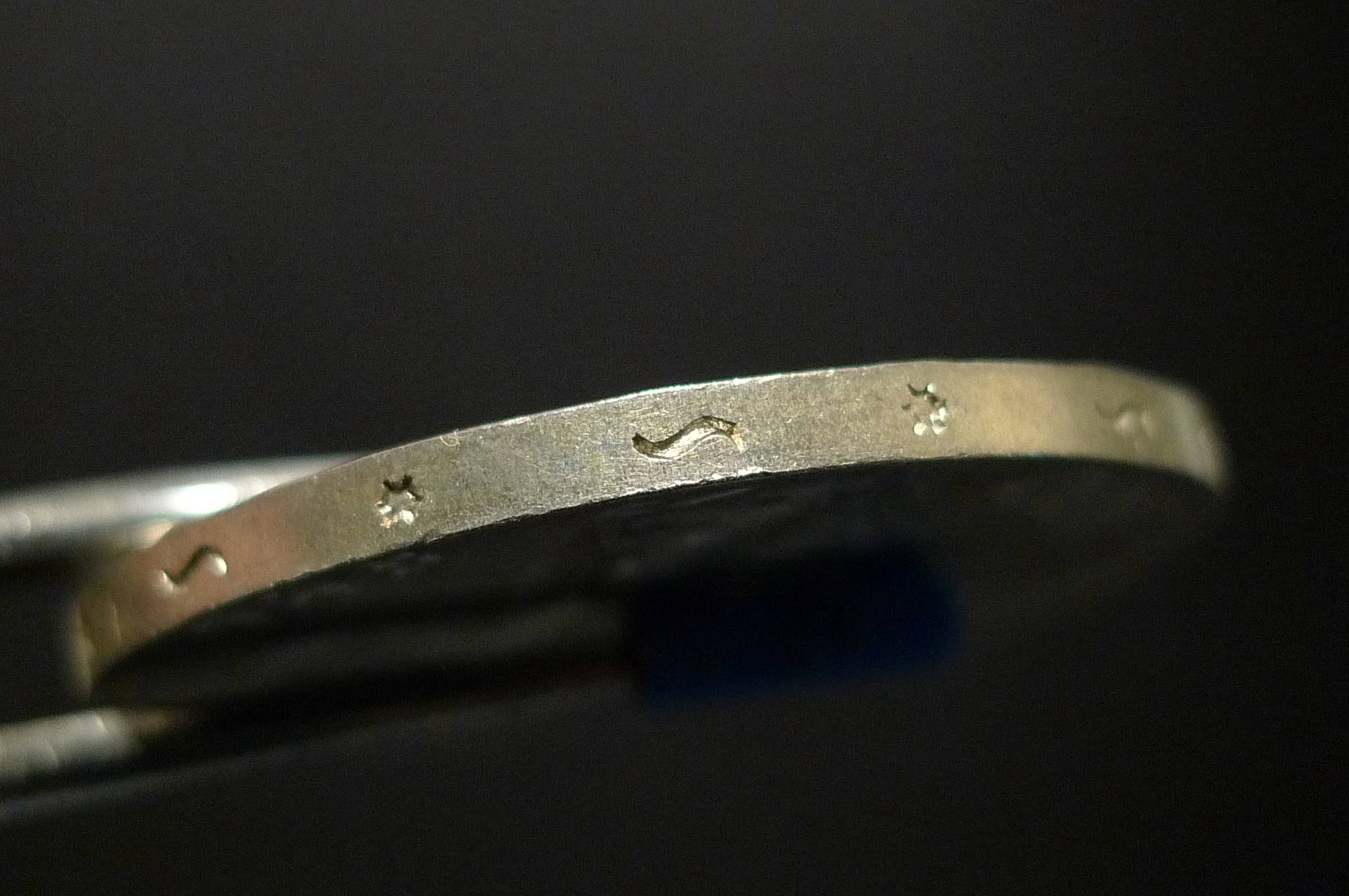 Show-Your-Coins-With-Different-Edges