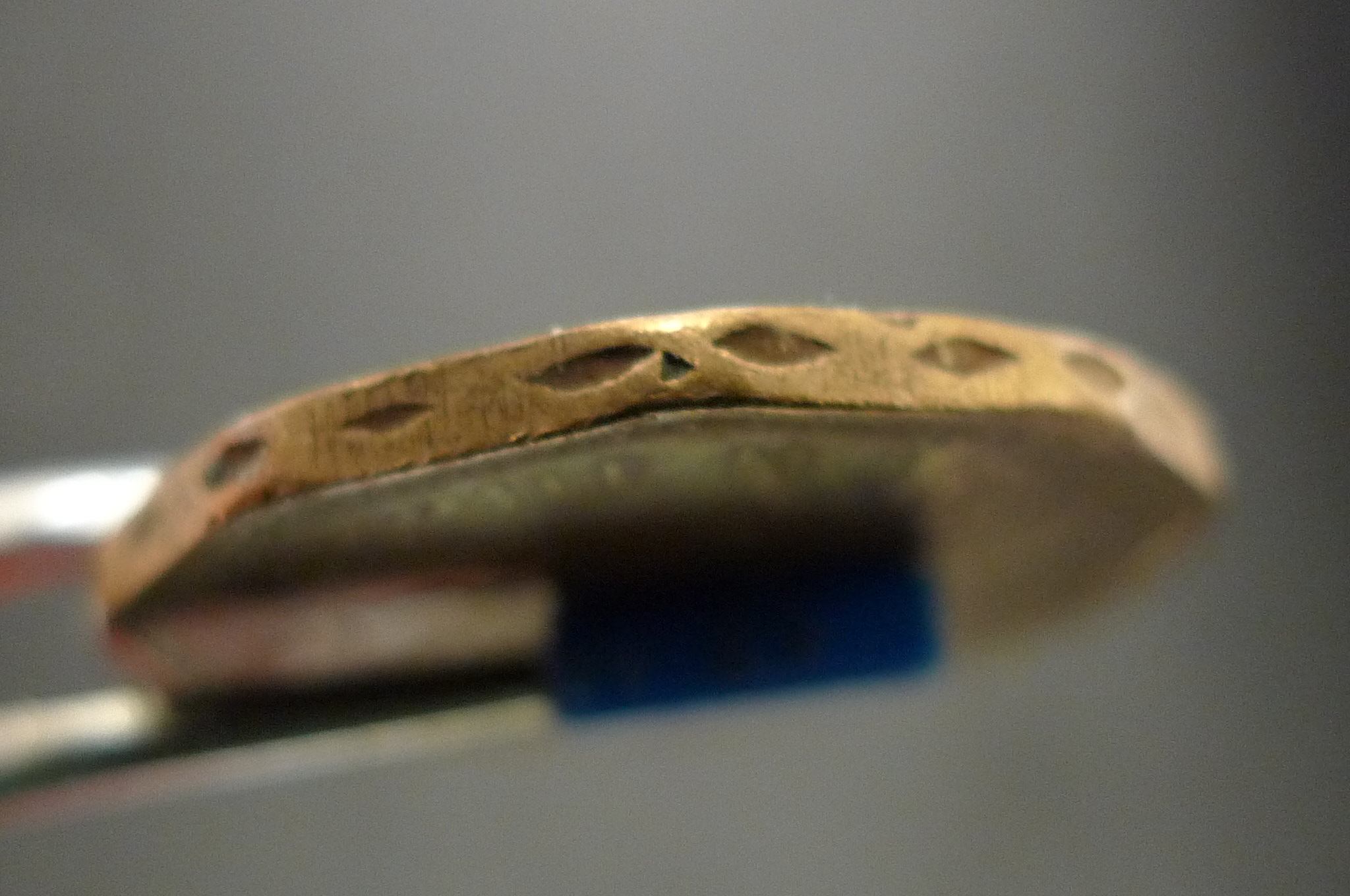 Show-Your-Coins-With-Different-Edges
