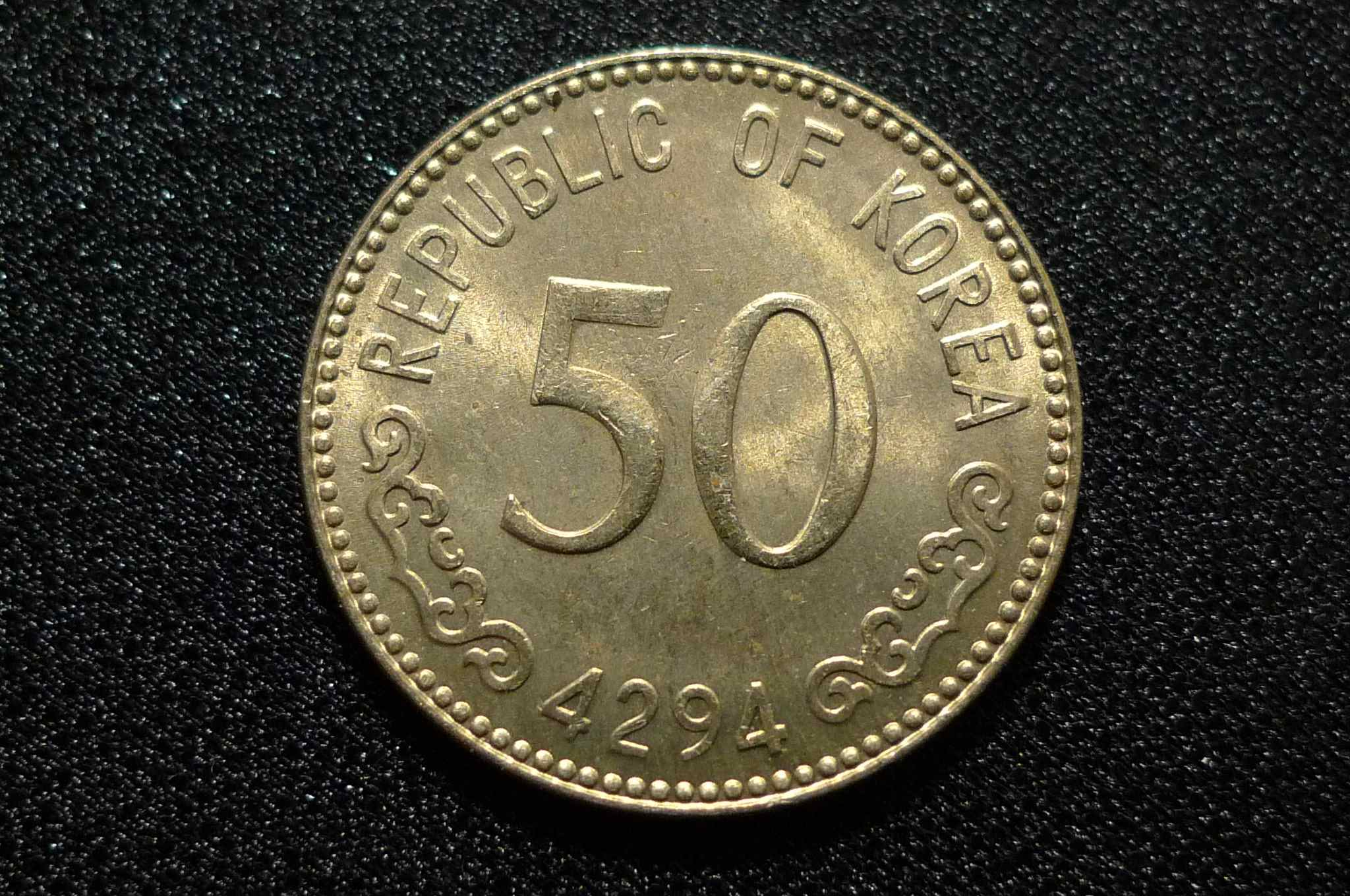 Post-Your-Coins-And-Medals-That-Feature-A-Flag