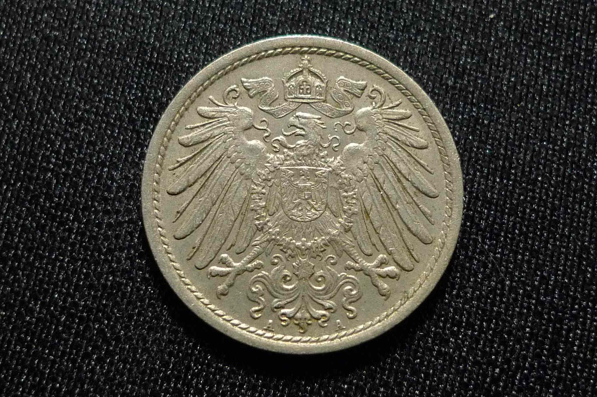Around-The-World-With-Coins---A-Coin-Geography-Game
