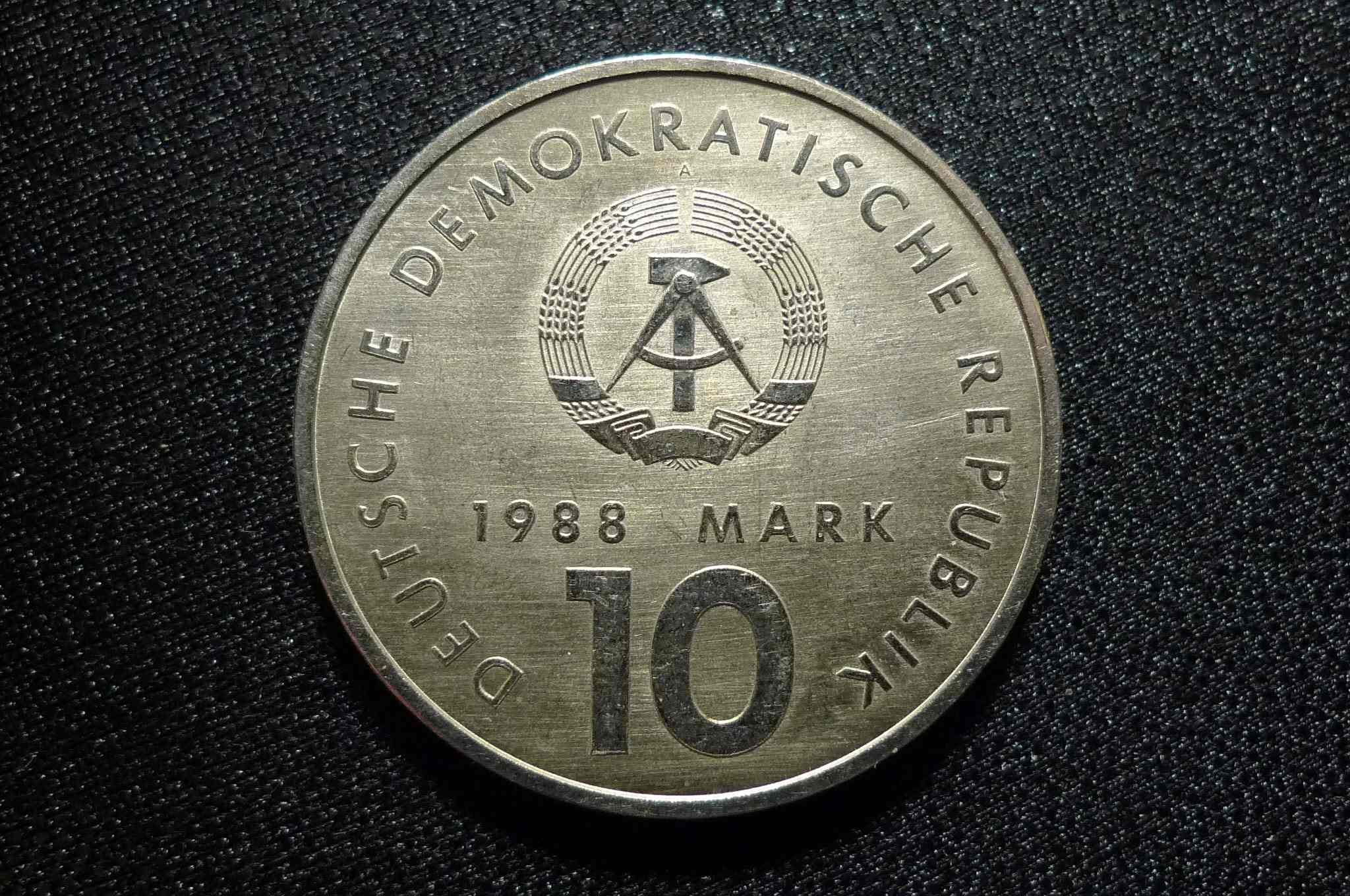 Show-Your-Coins-With-Different-Edges