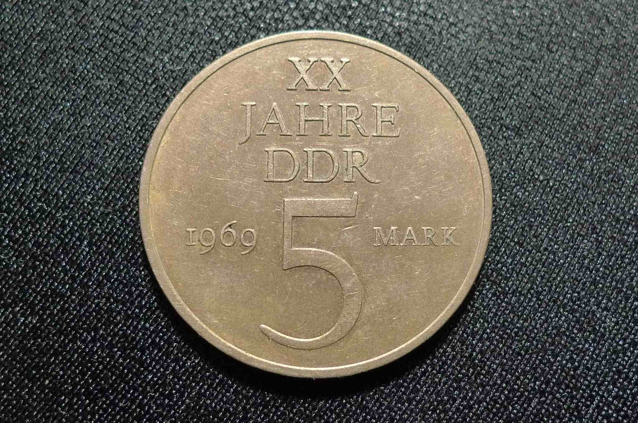 Show-Your-Coins-With-Different-Edges