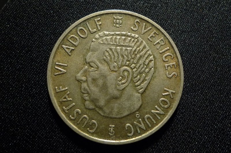 Post-Your-Coins-With-Coats-Of-Arms,-Shields,-Crests,-Crowns,--Etc.