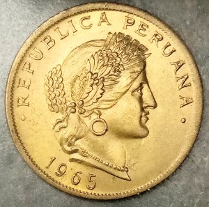 I-Have-A-1965-20-Centavos-Coin-With-Major-Clash-On-Reverse
