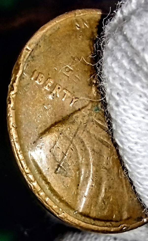 1973-Lincoln-Head-Cent-With-Memorial-On-Front.