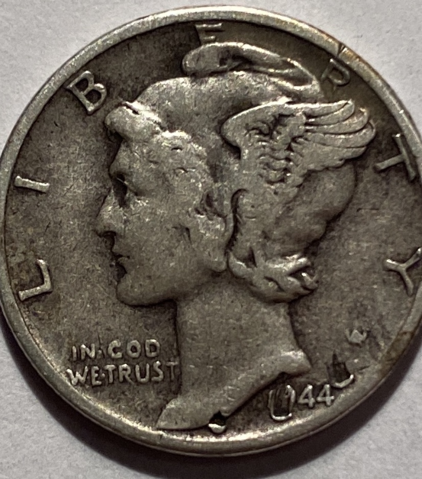 1944-Dime.-Weird?!?-Another-Error-Or-Damage-Question.