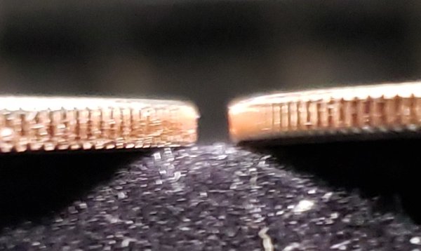 2009-Uncirculated-36-Pc-Mint-Set-Kennedy-Half-Dollars-Size-Disparity
