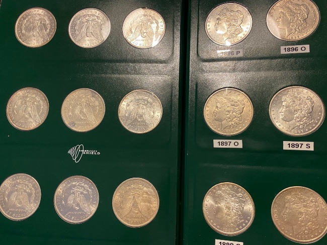 How-Many-Collectors-Have-Their-Collections-In-Original-Condition--Vs--Slabbed