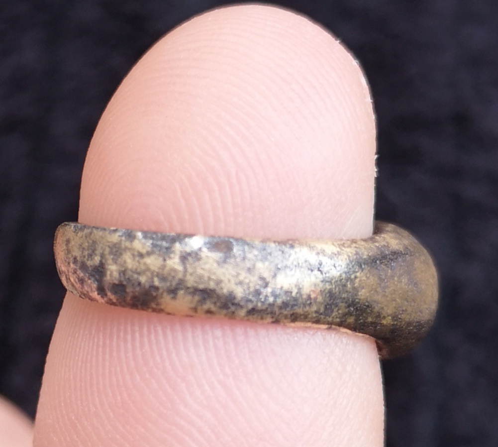 Is-This-Roman?-My-First-Attempt-At-Cleaning-A-Very-Encrusted-Ring!!