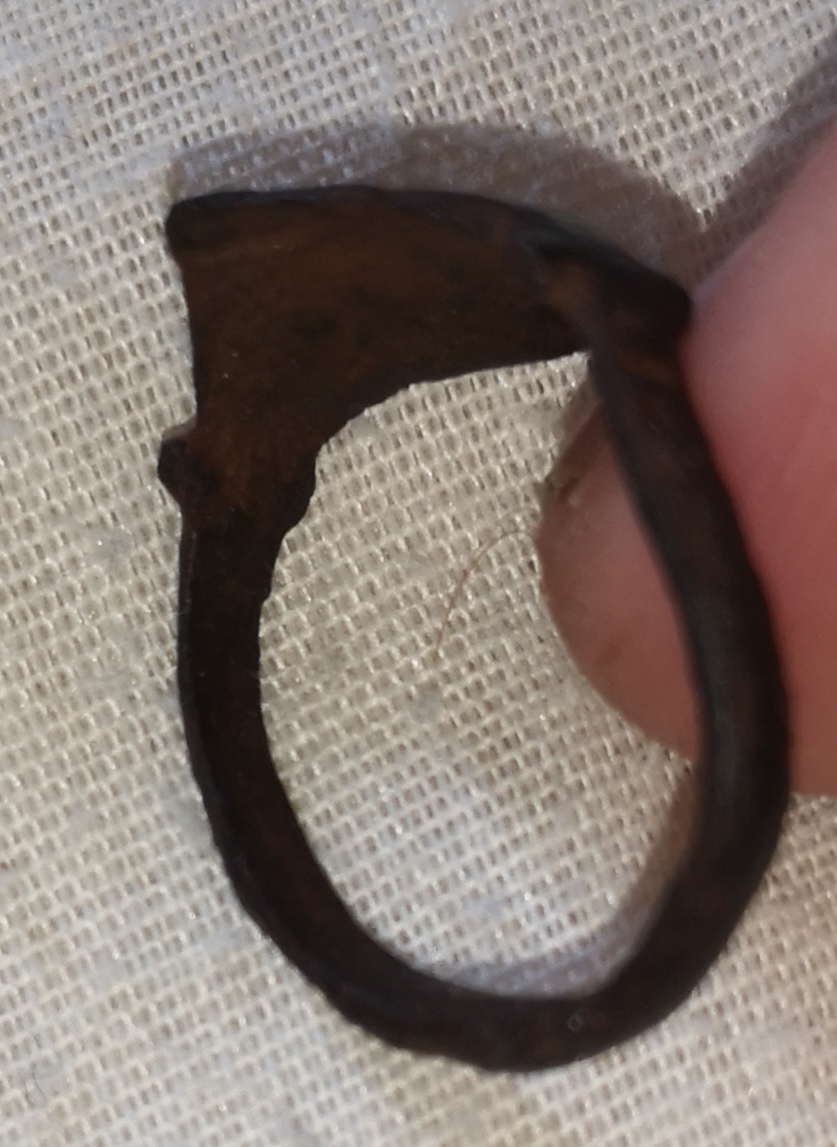 Is-This-Roman?-My-First-Attempt-At-Cleaning-A-Very-Encrusted-Ring!!