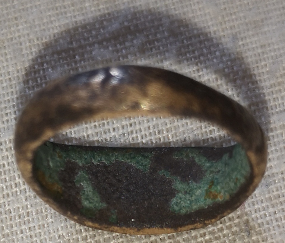 Is-This-Roman?-My-First-Attempt-At-Cleaning-A-Very-Encrusted-Ring!!