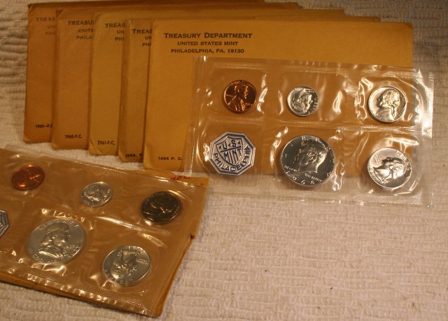 Post-Pictures-Of-USA-Sets-In-Original-Government-Packaging