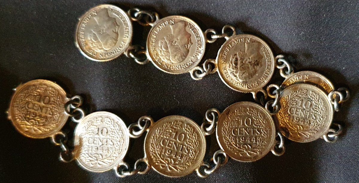 Netherlands-10-Cent-1944-Partial-Bracelet.-P-Mint-Mark