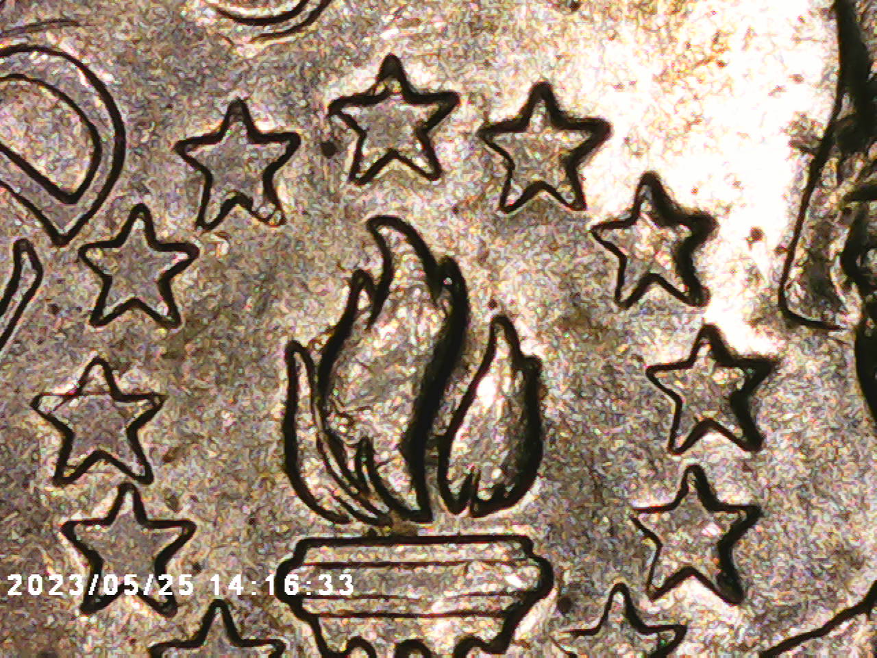Fused-Fingers-On-A-Bicentennial-Quarter-1976-D