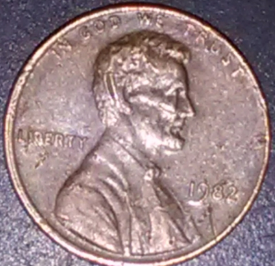 1982-D-Small-Date-Lincoln-Cent-With-Strange-Drag-Marks-Mint-Damaged?