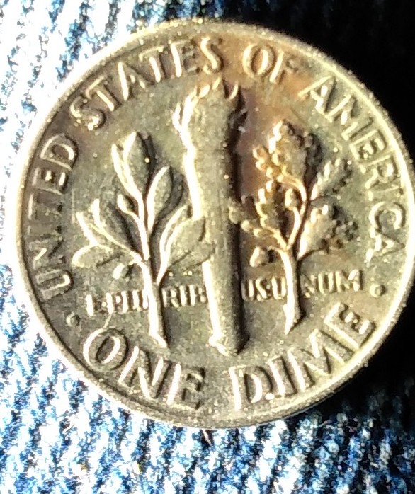 196?-Dime--Can't-Tell-Last-Date-Number-And-Looks-Like-It-Says-Cod