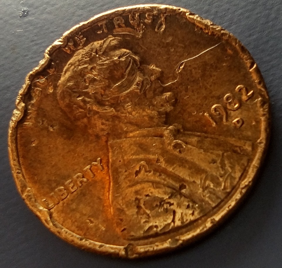Once-Again-I'm-Stuck-Lincoln-1982-D-Small-Date?--What-Type-Of-Error?
