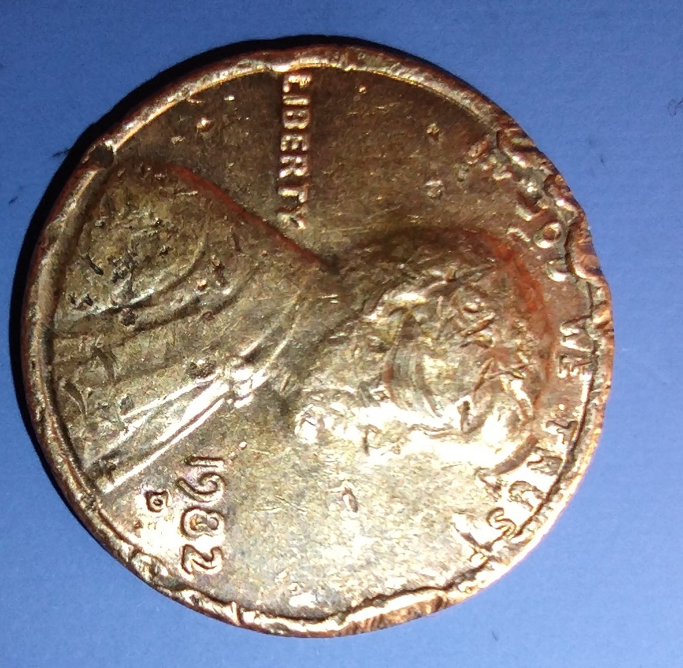 Once-Again-I'm-Stuck-Lincoln-1982-D-Small-Date?--What-Type-Of-Error?