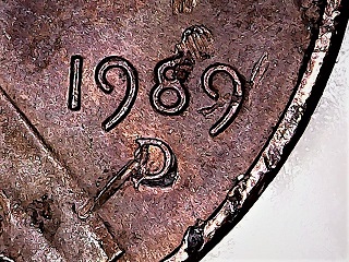 1989-D-LMC-MM-Takes-It-On-The-Chin