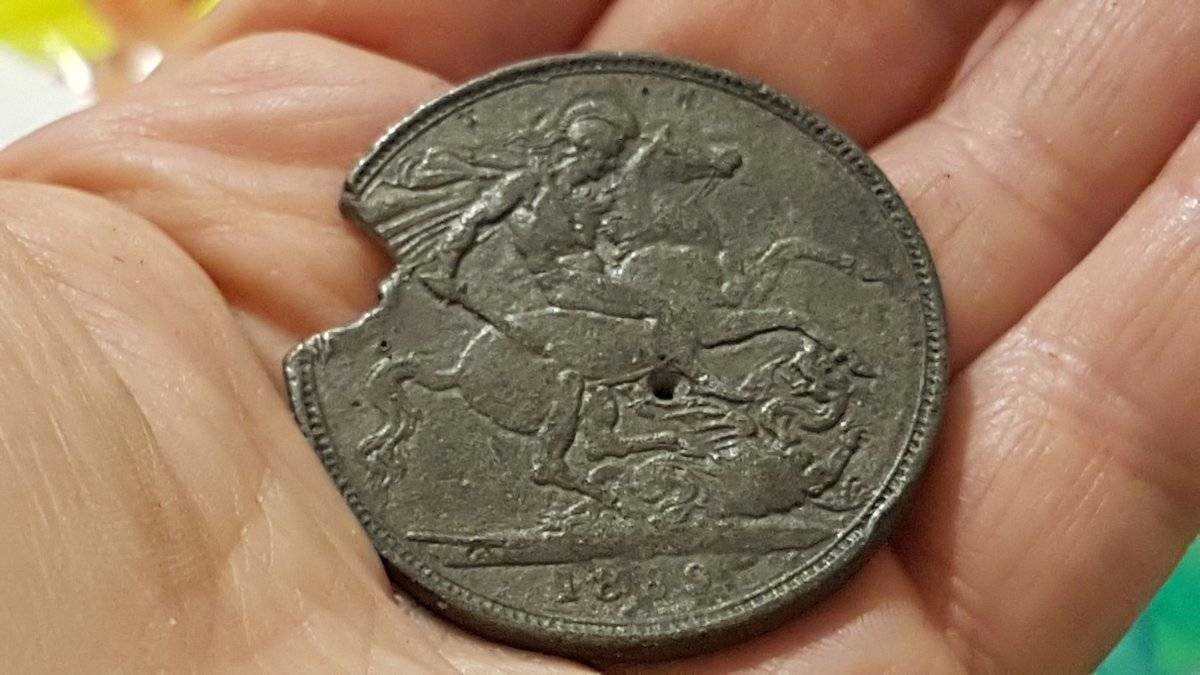 Help-Needed-To-Identify-A-Coin-Id:-Counterfeit-UK-Crown