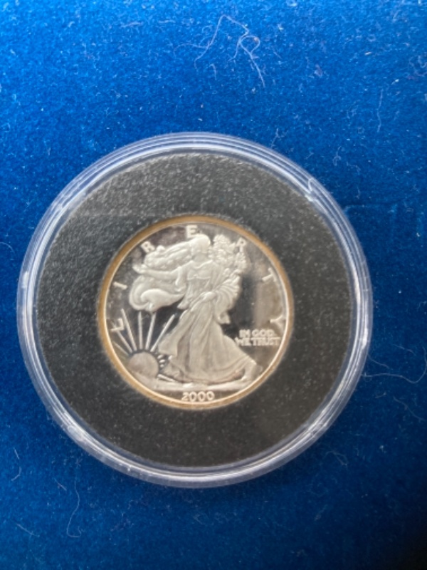 2-Sided-American-Eagle-2000-Gold-And-Silver