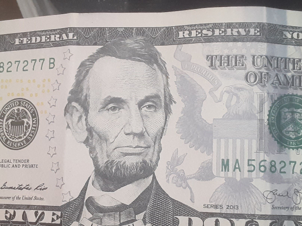 Is-This-Fake-Need-Help....is-Blue-Strip-On-A-Five-Normal