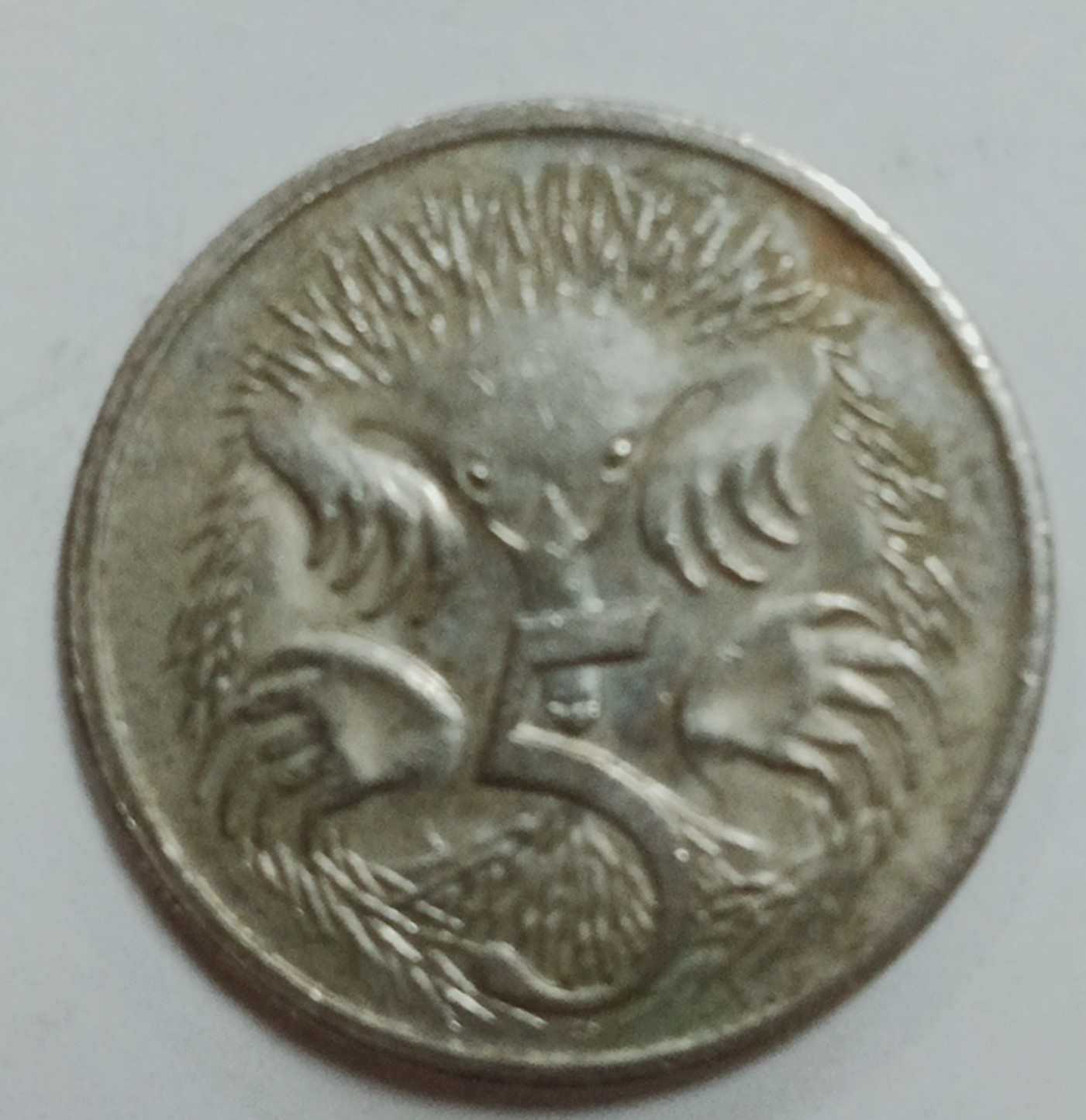 2005-Australian-5-Cent-Coin-Copper-Colour-,-Error-?