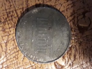 1982-Penny-Bigger-Only-Weighs-2.2g-And-Is-Not-Copper