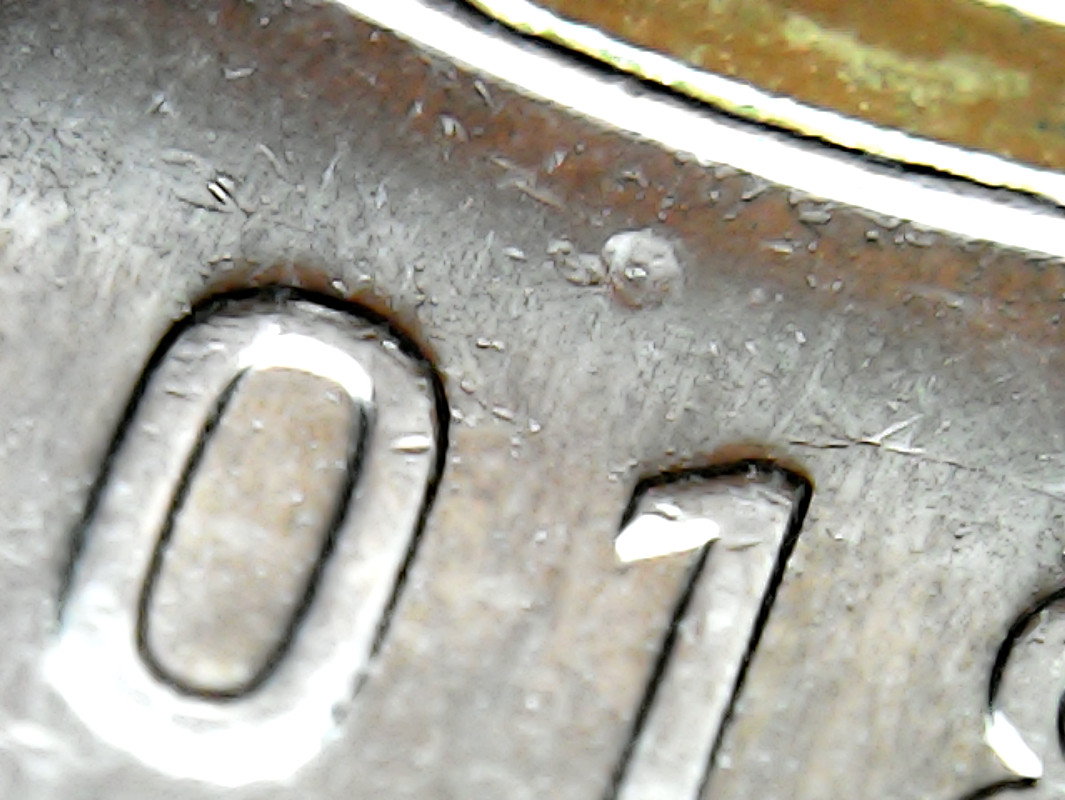 2018-Polar-Bear-Toonie,-Big-Strike-Through-&-Dot-Above-Date