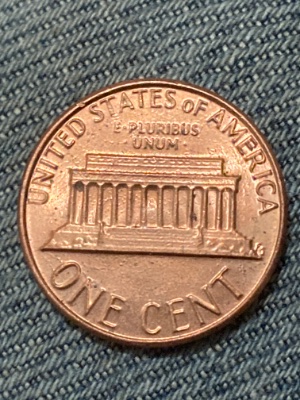 1983-D-DDR-Everything-Is-Doubled-Including-Memorial