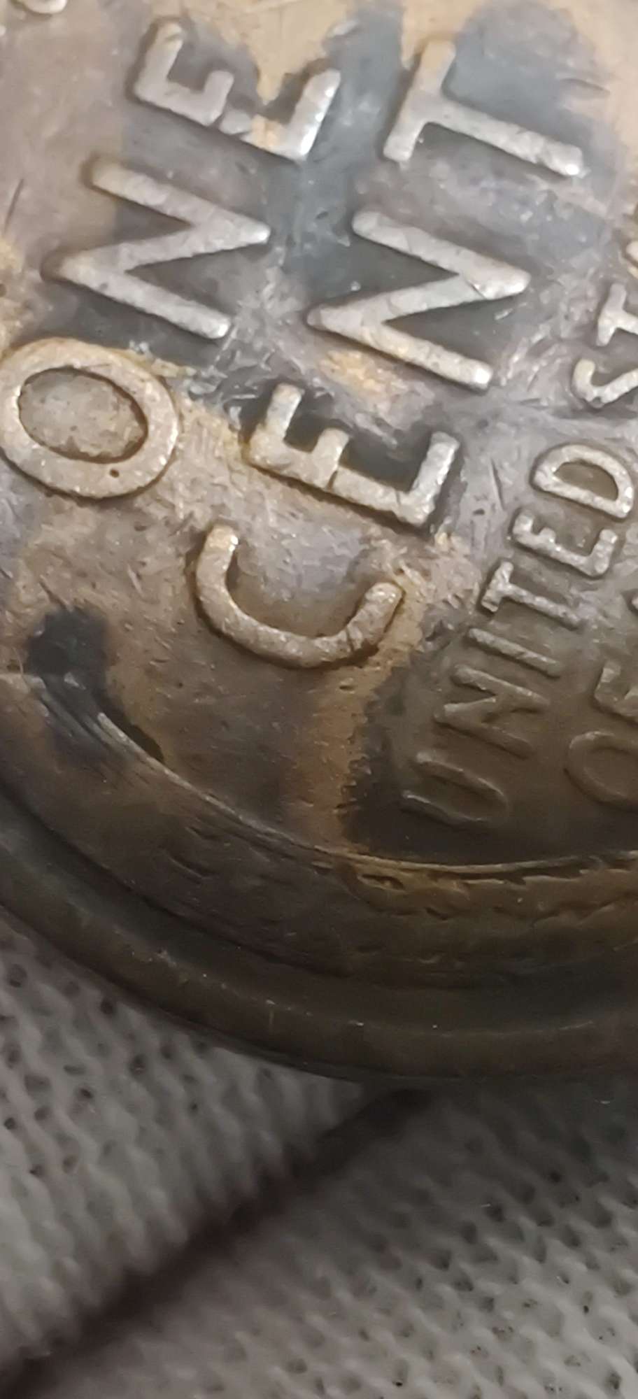 1919-Wheat-Penny-On-Dime