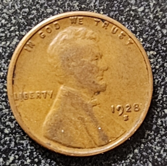 Help-With-Grading-1928-S-Wheat-Penny.-Are-Any-Pennies-Without-Errors-Worth-Selling?