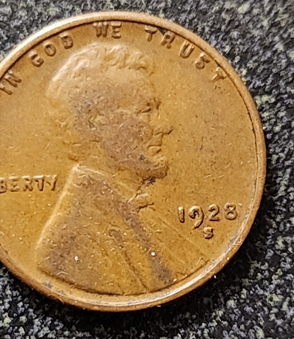 Help-With-Grading-1928-S-Wheat-Penny.-Are-Any-Pennies-Without-Errors-Worth-Selling?