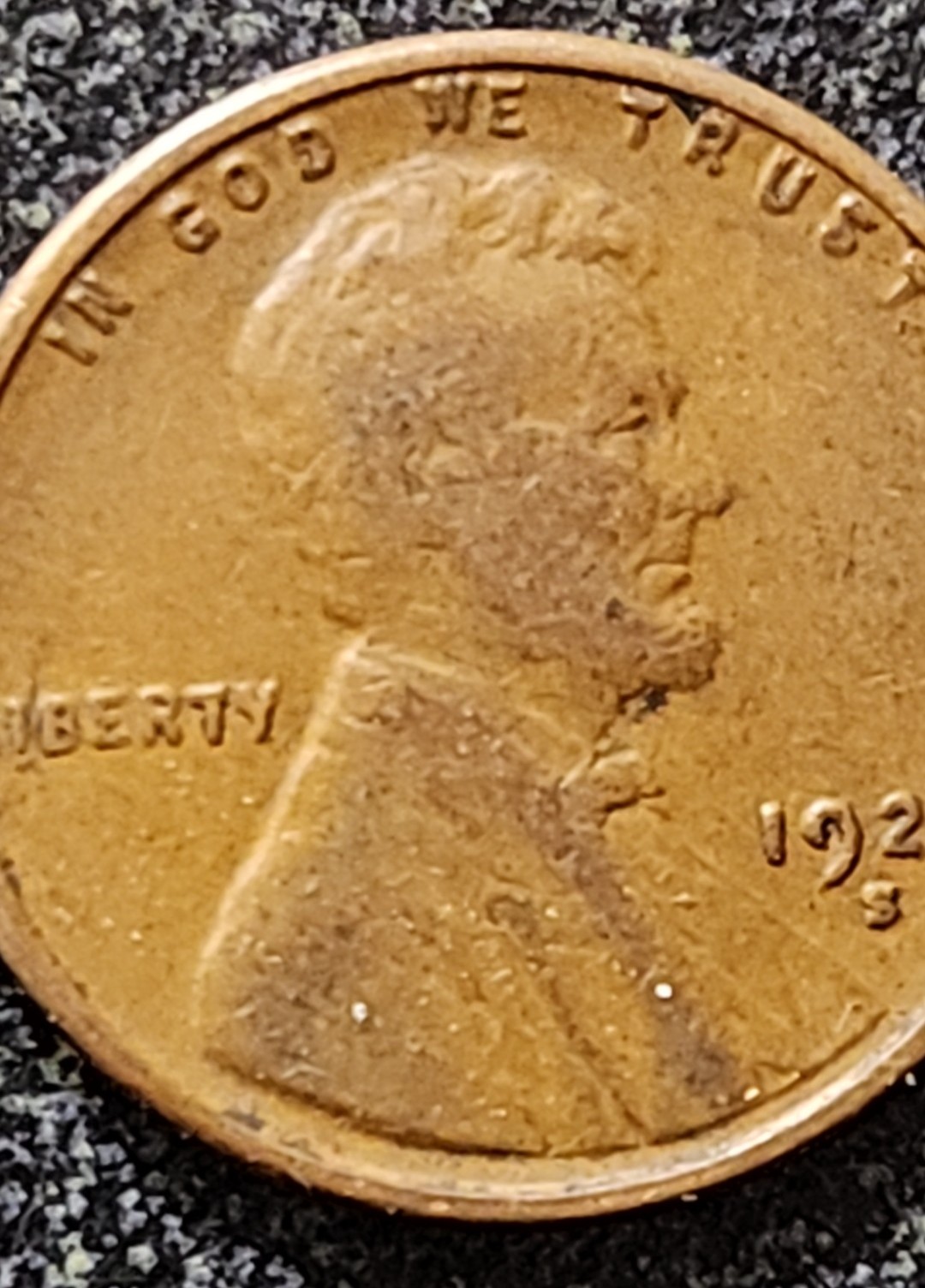 Help-With-Grading-1928-S-Wheat-Penny.-Are-Any-Pennies-Without-Errors-Worth-Selling?