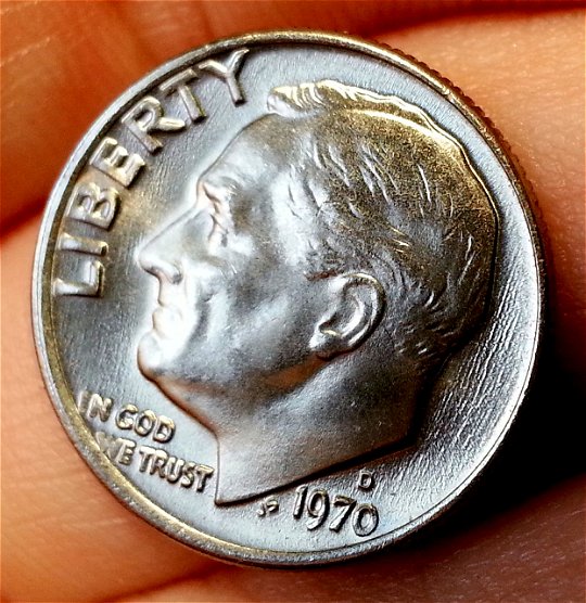 Does-Gritty-Texture-And/Or-Die-Chips,-Cracks-Affect-PCGS-Grade?