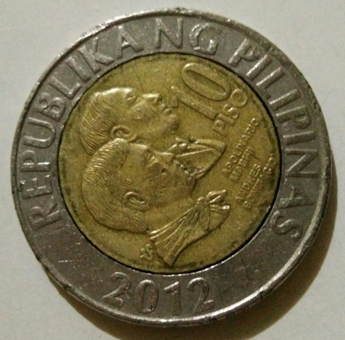 2012-Philippine-10-Piso-Error-Coin?-Misaligned-Inner-Part