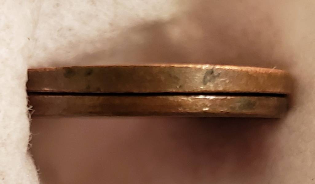 Bilateral-Collar-Crack-On-A-1969-S-Lincoln-Cent?