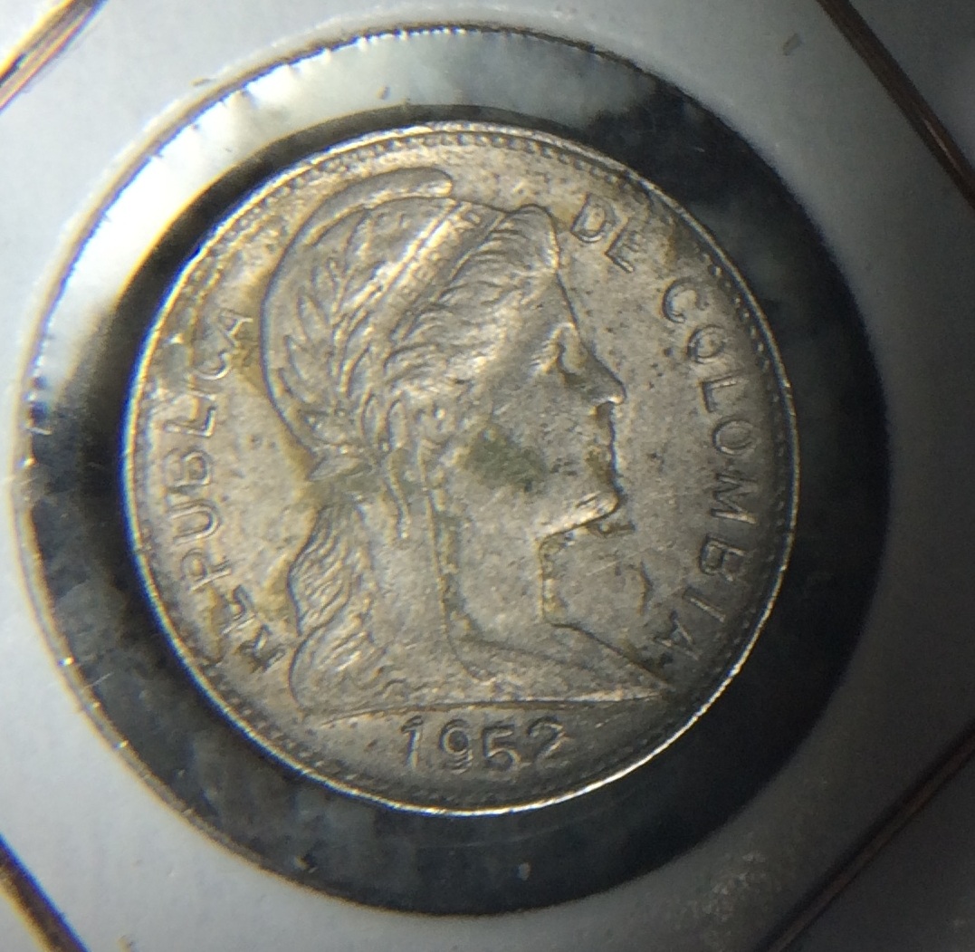 Colombia-1-Cent-1952-DD-In-Date-....but-In-Republica-?....also-DD-?