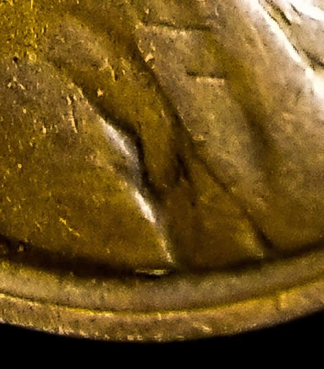 1934-D-Wheat-Penny,-Odd-Bowtie,-Missing-Area-In-Armpit,-And-T-In-Cent-Shado