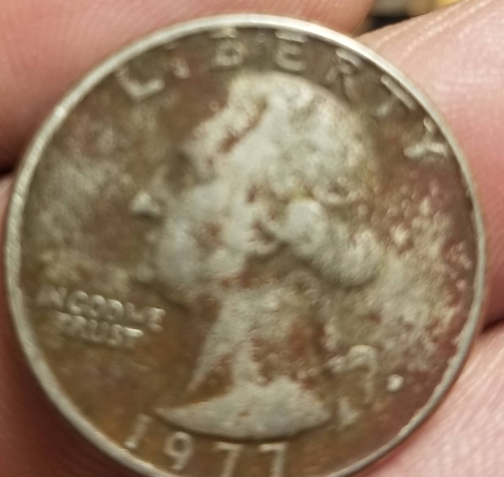 1977-Quarter-With-A-Edge-On-Rim