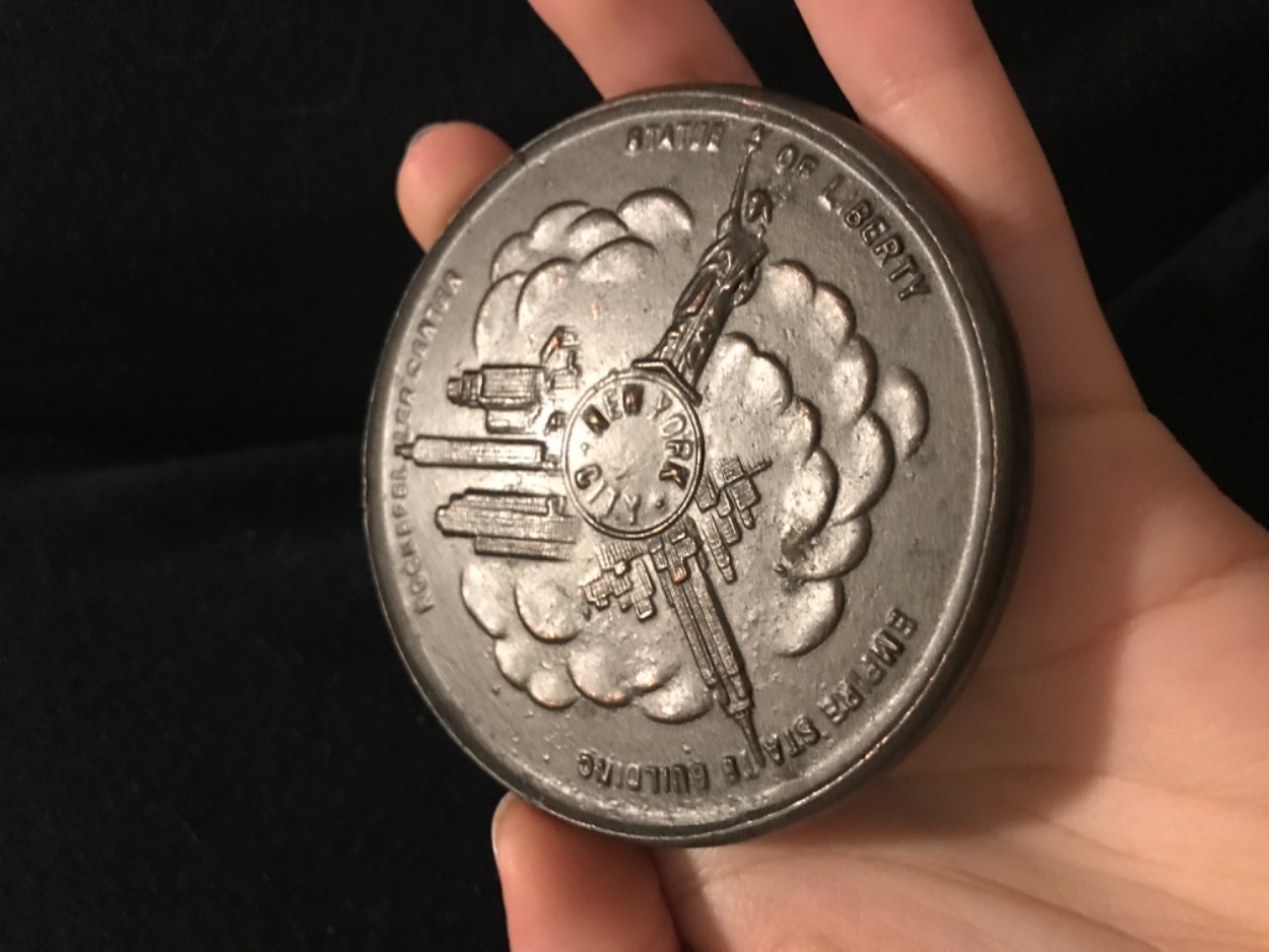 Big-Coin-From-New-York-City-Id:-NYC-Souvenir