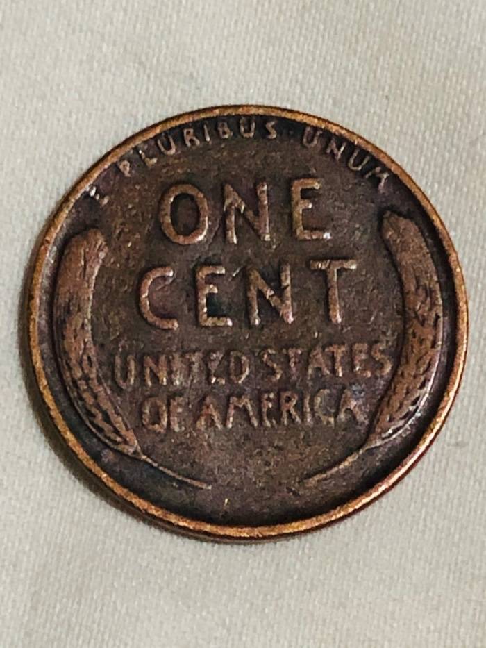 Weird-Back-Ground-Images-On-My-1939-Lincoln-Wheat-Penny