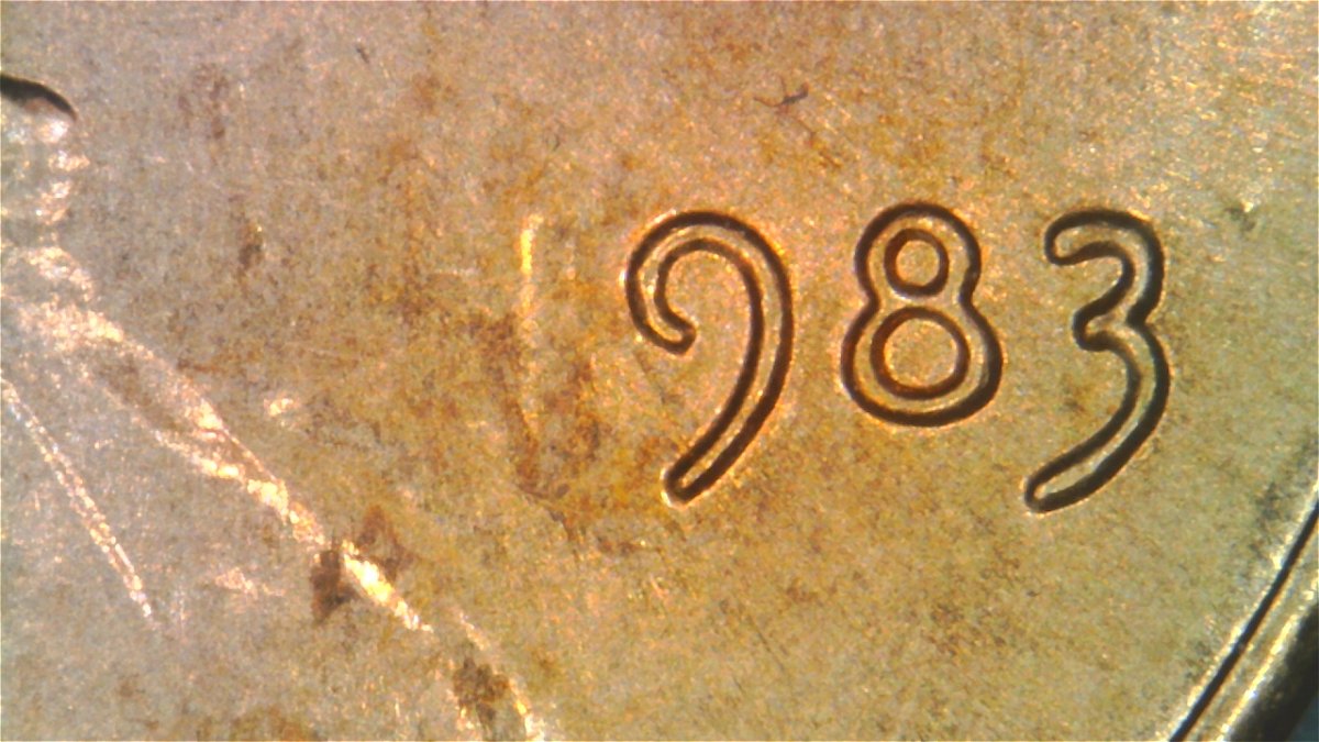 1983-Lincoln-Cent-Missing-1-On-The-Date...can-Barely-See-It-Via-Microscope
