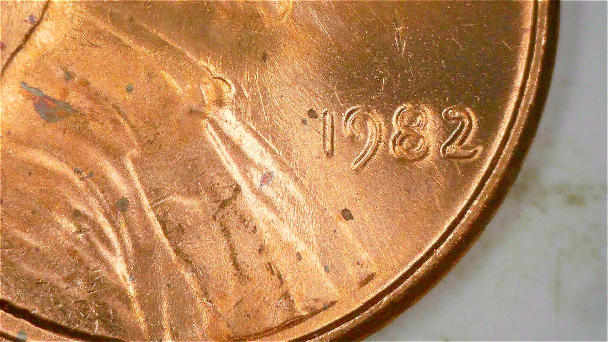 1982-Large-Date-Copper-Looks-Like-DDO-But-I-Seem-To-Be-Seeing-Things