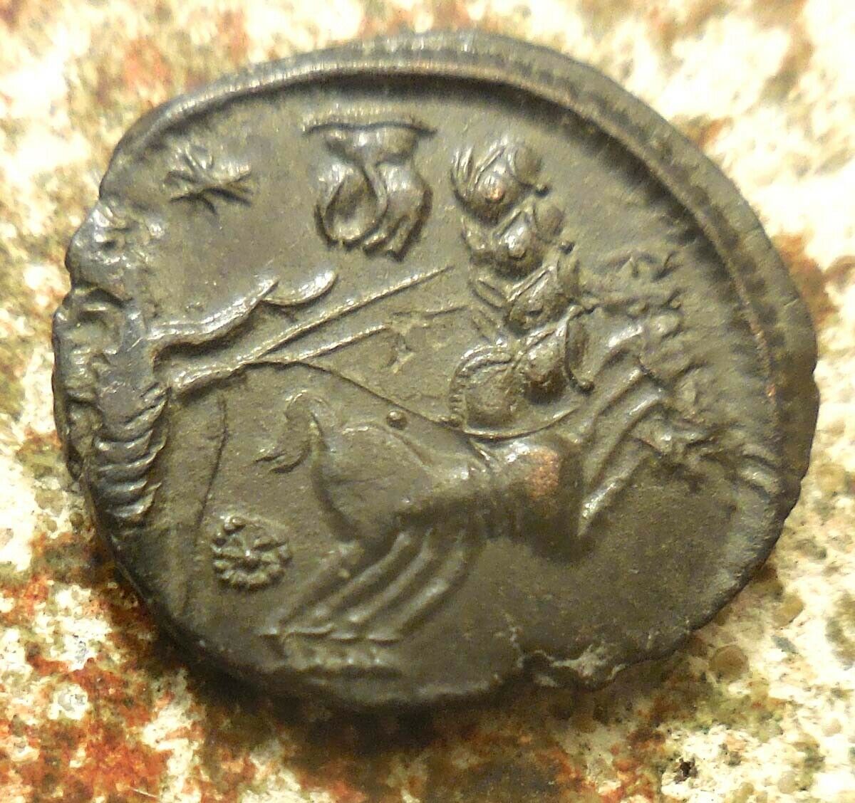 Do-You-See-Both-Of-Gods-Hands-Or-Only-One?--Divus-Constantine-I